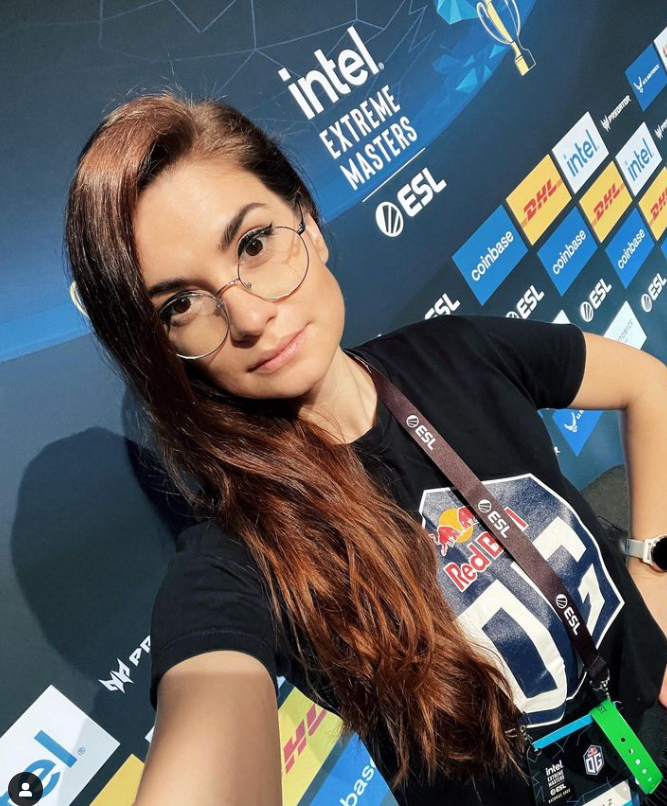 Впервые на топ-турнире по Counter-Strike 2 женщина стала тренером мужской команды